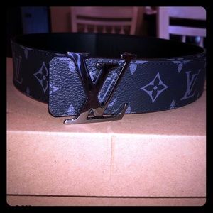 Louis Vuitton black belt brand new, bag, receipt